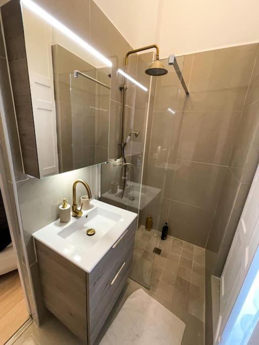 Romantique Jacuzzi, Au Chateau A 30 Min De Paris Apartment Limay Luaran gambar